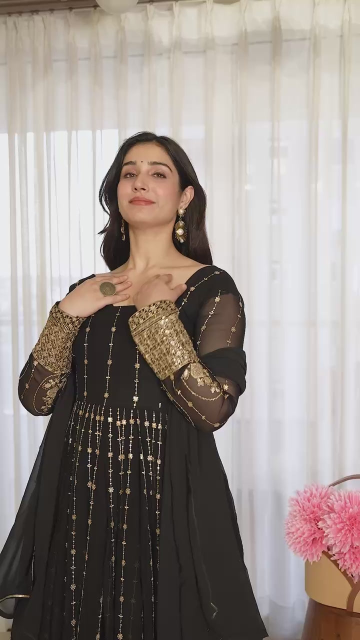 Elegant Blooming Kali Anarkali With Dupatta